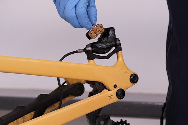 changing SRAM CODE disc brake pads